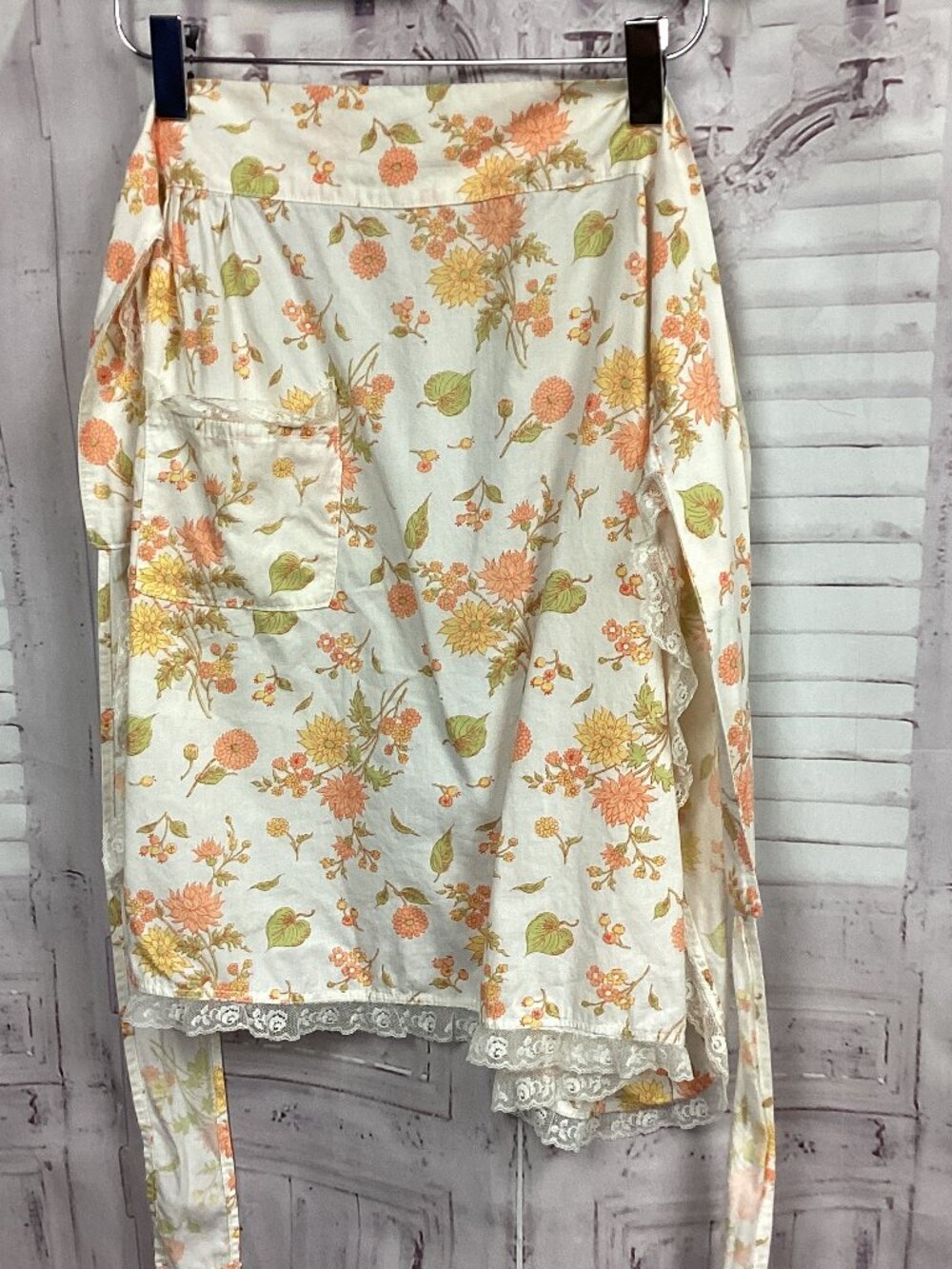 Vintage Floral Apron Short Floral Orange White OS
